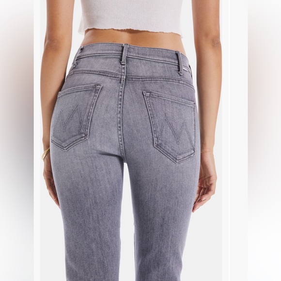 ๐ฉถNWT MOTHER DENIM HUSTLER FRAY HEM FLARE JEANS (Daytona Nights) 30 - Picture 7 of 17